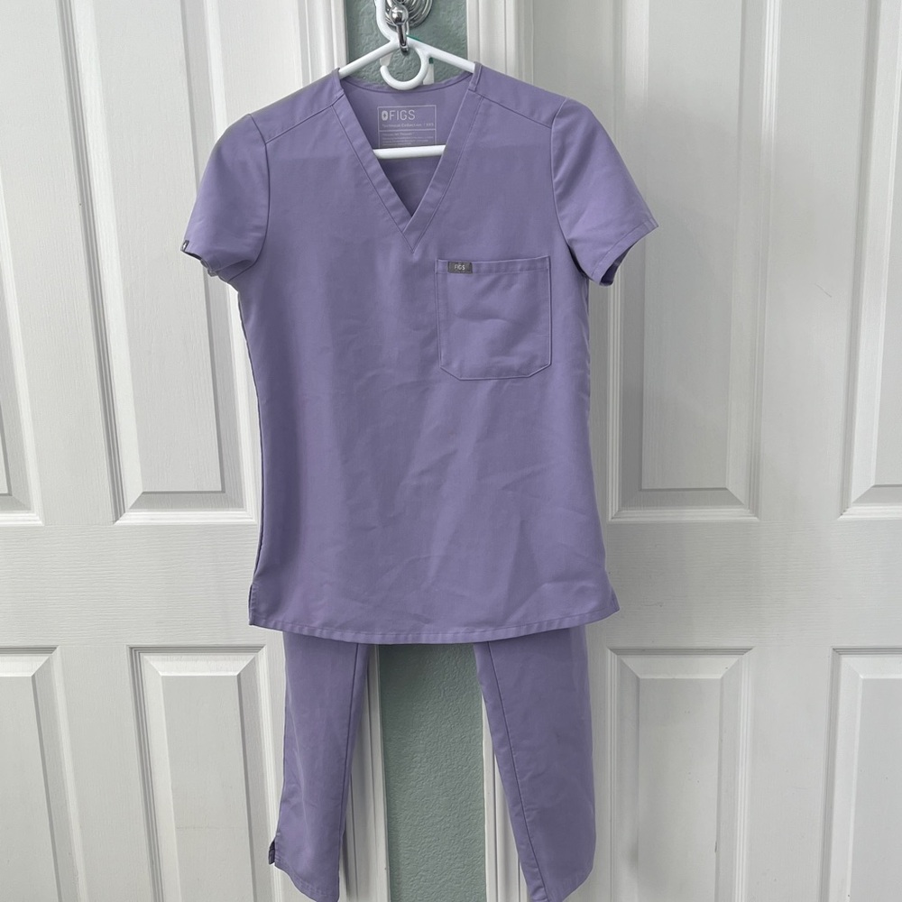 Figs Lilac V-Neck Scrub Top and Pants Set